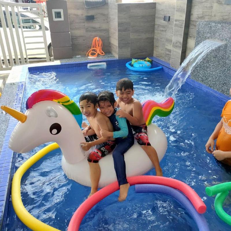 D'Q Putra Homestay Melaka Ngoại thất bức ảnh