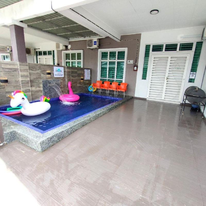 D'Q Putra Homestay Melaka Ngoại thất bức ảnh