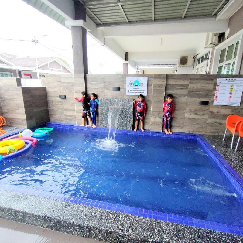 D'Q Putra Homestay Melaka Ngoại thất bức ảnh